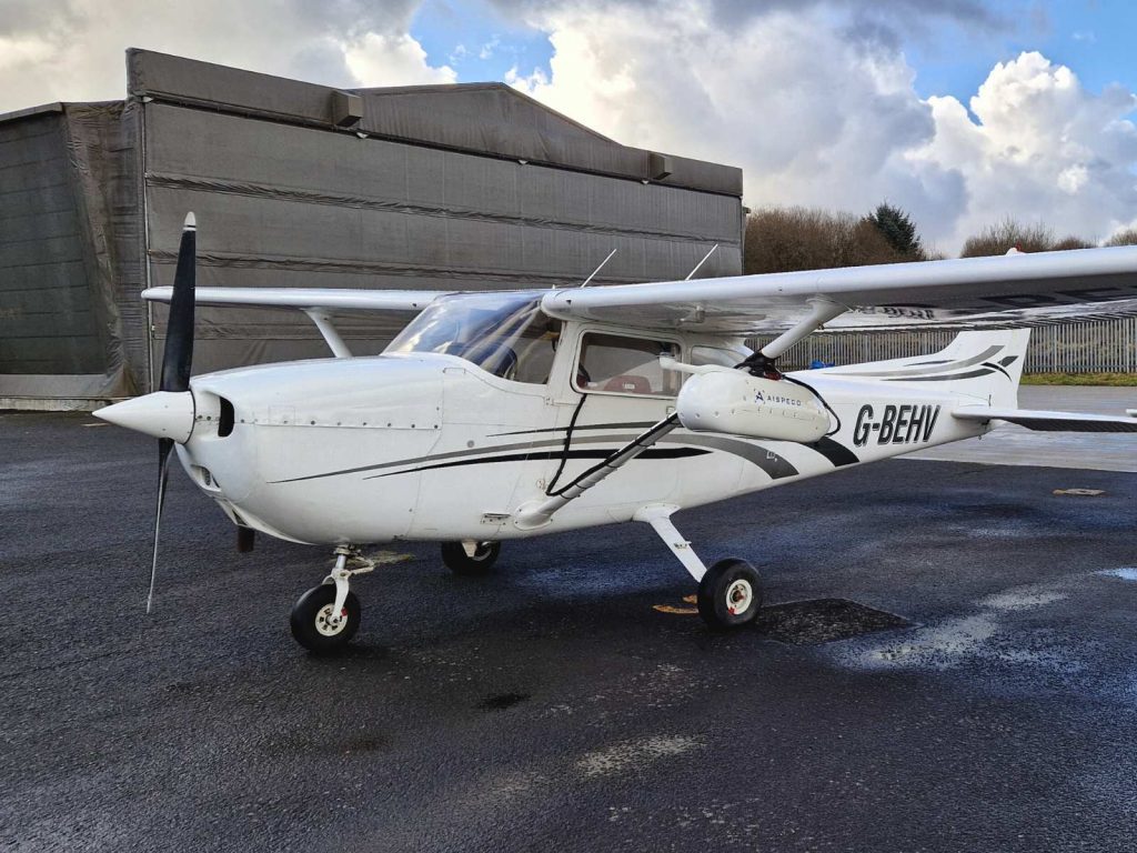 HELIUX LITE geospatial data-collection system mounted on Cessna 172 for corridor mapping (power lines, pipelines, roads etc.) application.